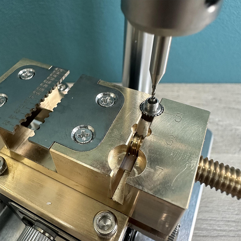 Mini Furadeira de Bancada com  - Mini Bench Drill Press Variable Speed avaliação e preço